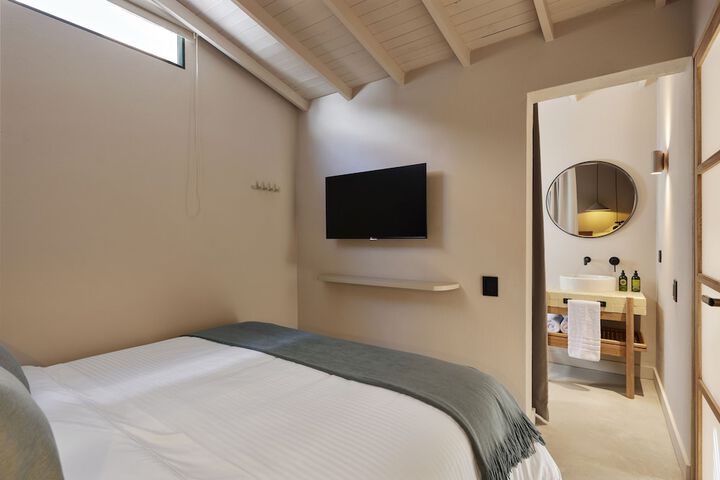 Room 7 of 73