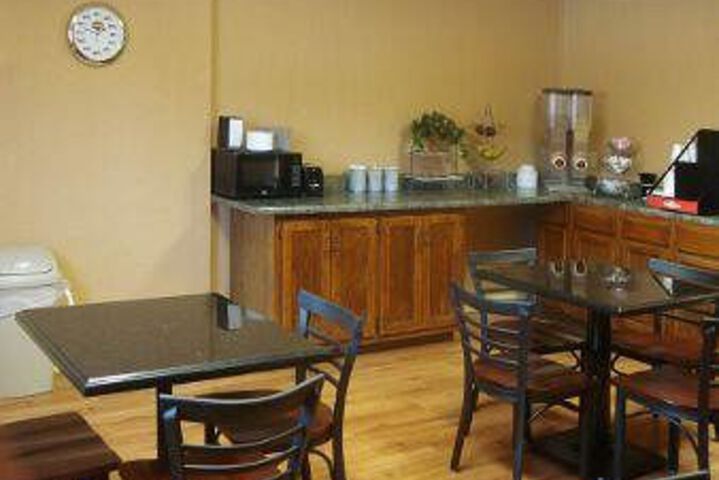 Breakfast/Coffee Service 19 of 26