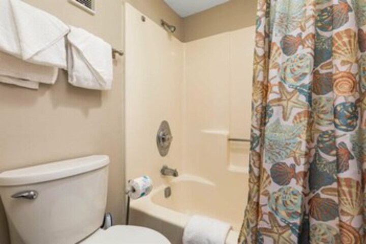 Room 25 of 152