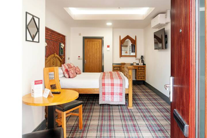 Room 72 of 177