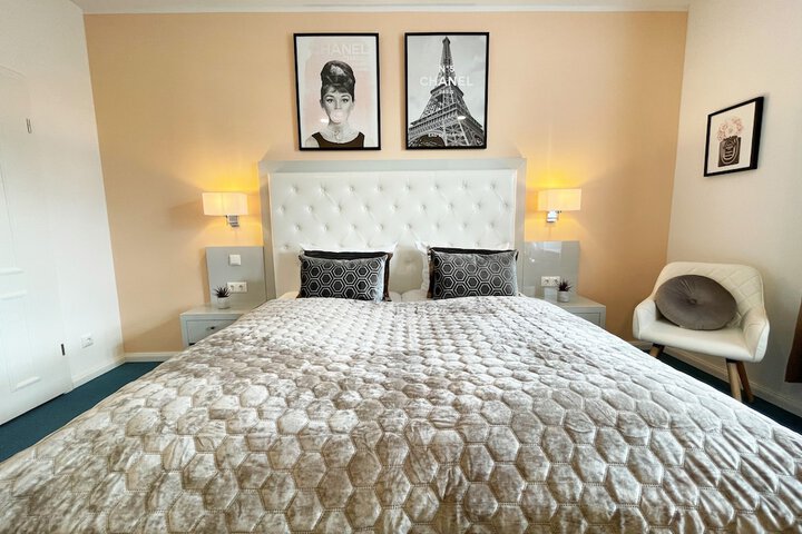 Room 82 of 194