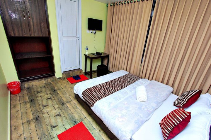 Room 11 of 30