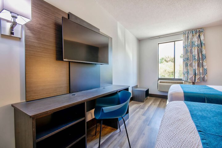 Room 17 of 27