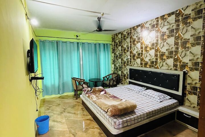 Room 11 of 17