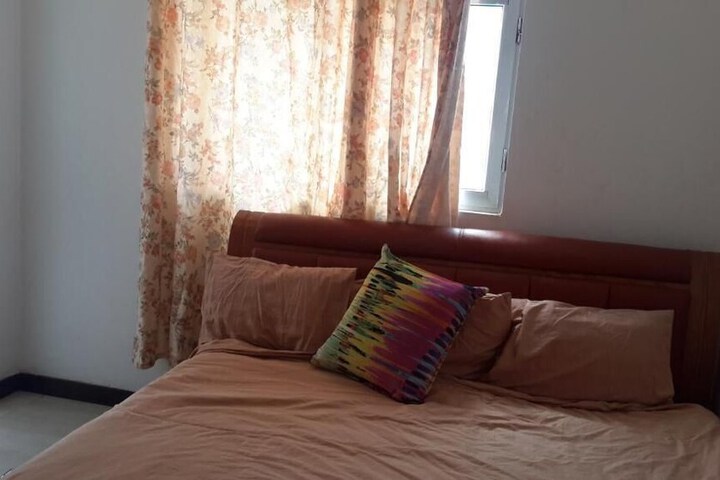 Room 8 of 14