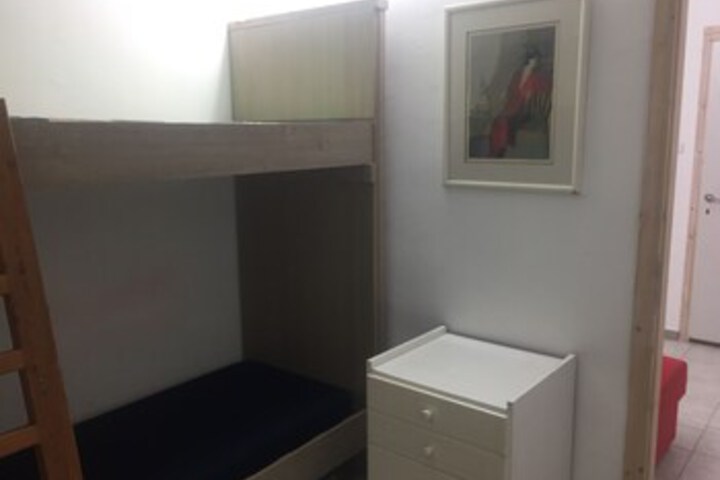 Room 27 of 49