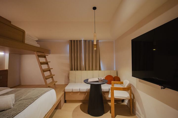 Room 44 of 59