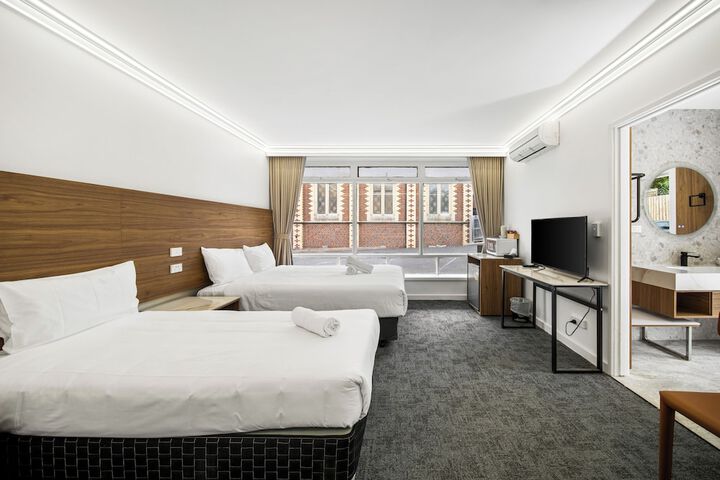 Room 6 of 22