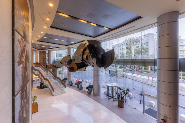 Entrance & Lobby
