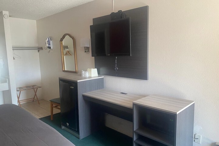 Quadruple Queen Bed (2 of 21)