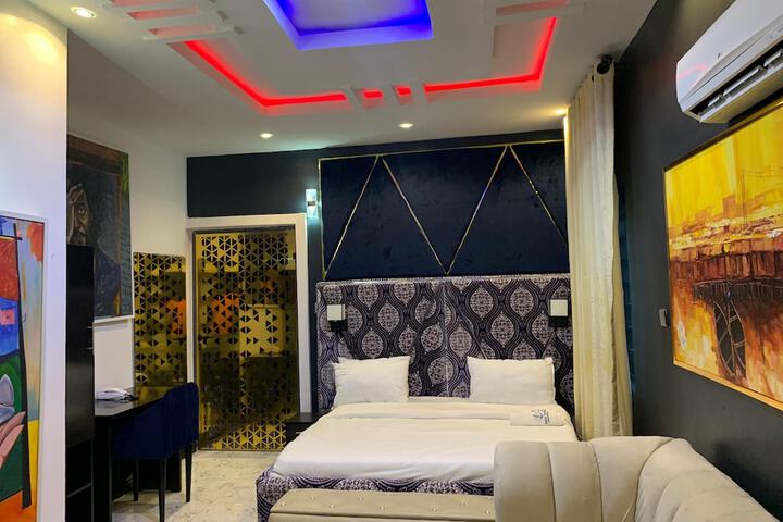 Room 10 of 50