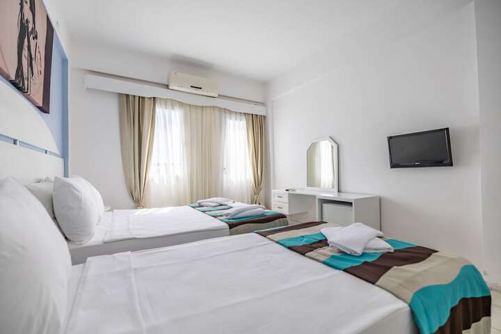 Room 6 of 34