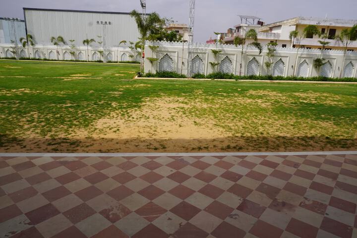 Property Grounds 33 of 48