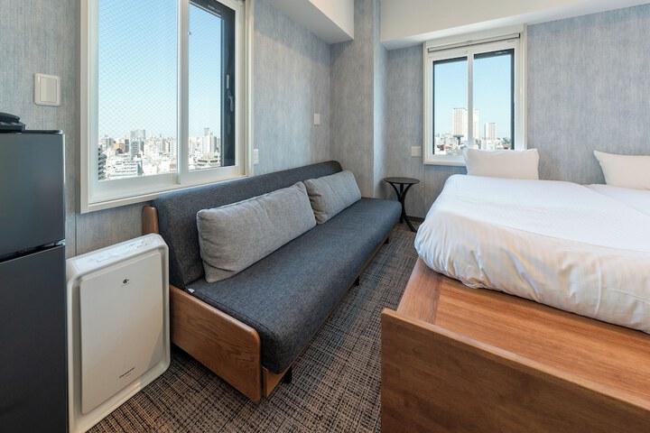 Room 19 of 105