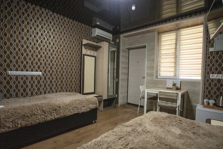 Room 4 of 61