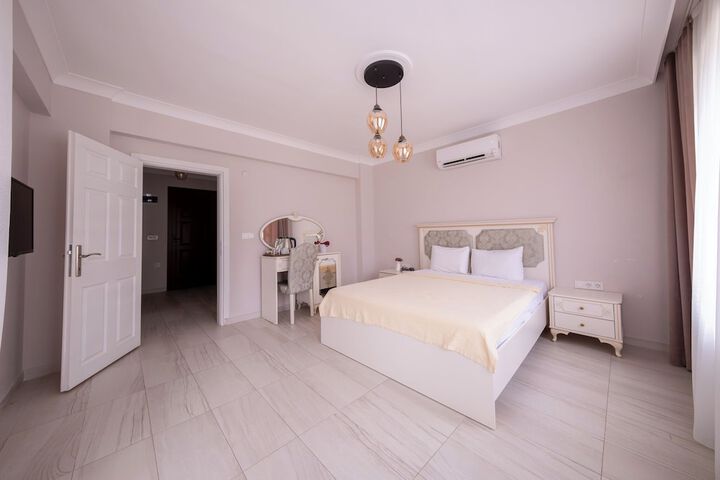 Room 19 of 48
