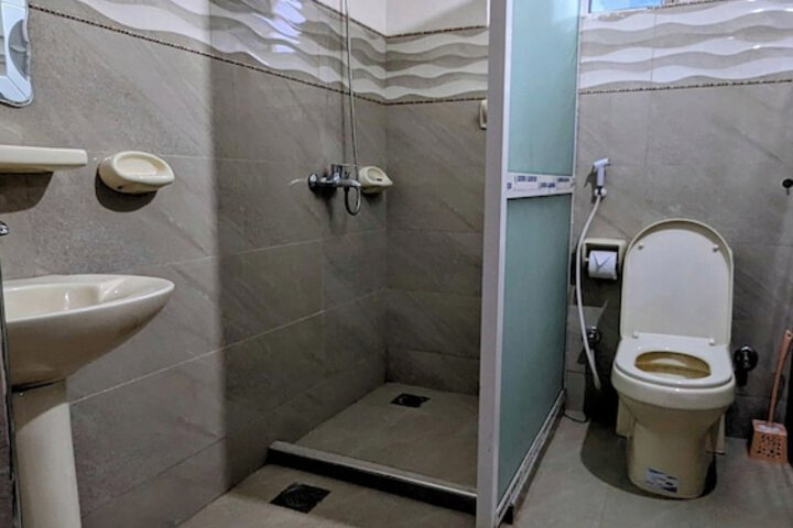 Room 16 of 31