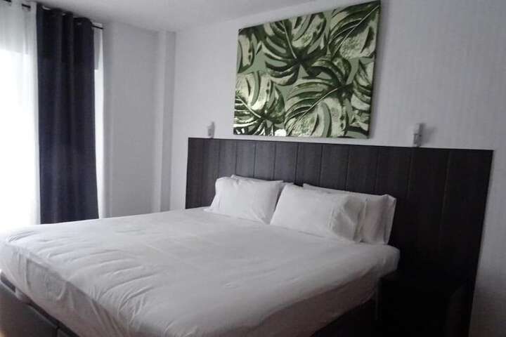 Room 17 of 32