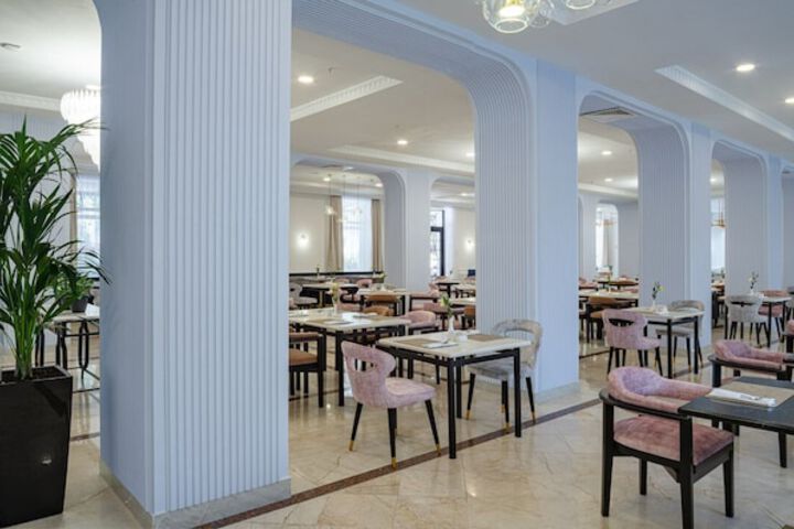 Dining Photos