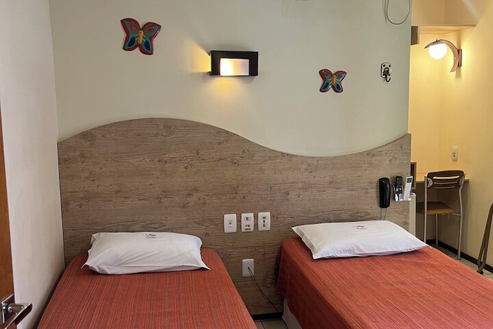 Room 42 of 80