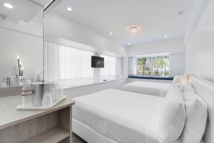 Standard Room, King or Two Doubles (4 of 5)