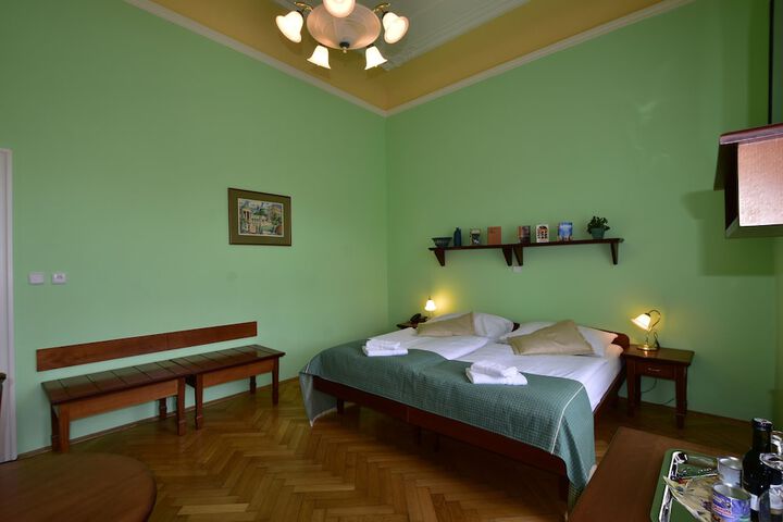 Room 5 of 50