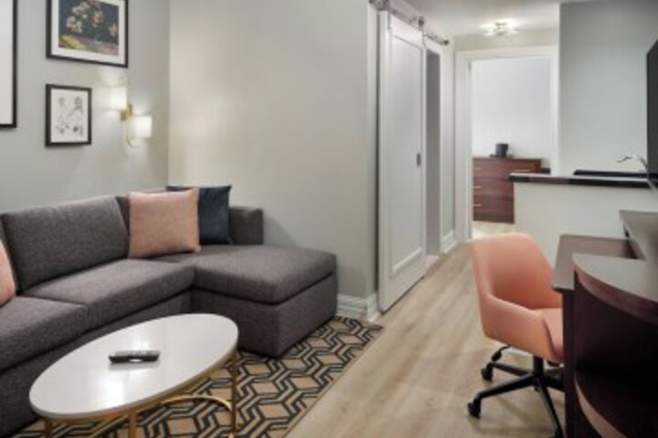 Room 17 of 34