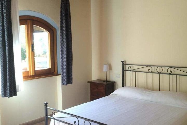 Room 6 of 72