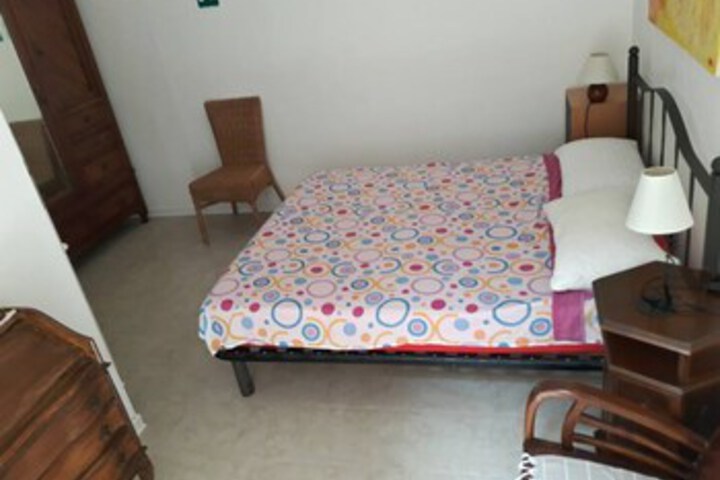 Room 9 of 13