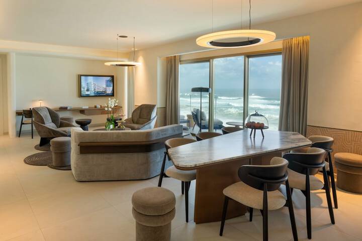 Room 30 of 51