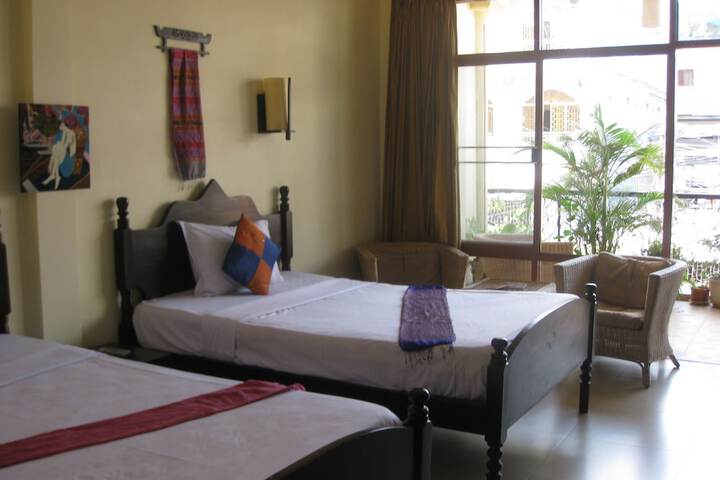 Room 8 of 32