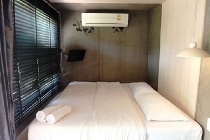Room 9 of 22