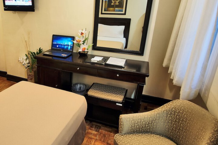 Room 27 of 56