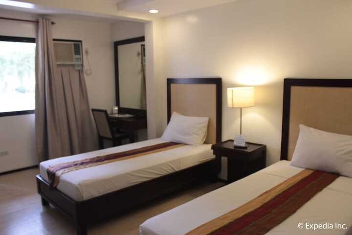 Room 10 of 31