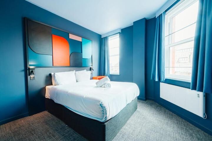 Room 22 of 48