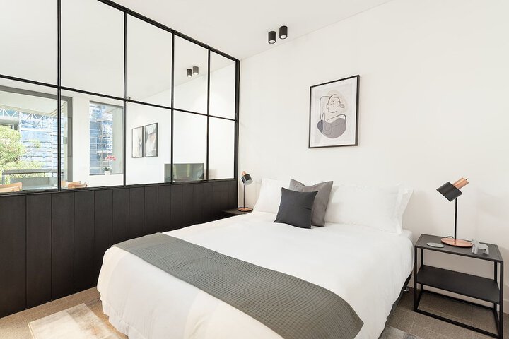 Room 3 of 9