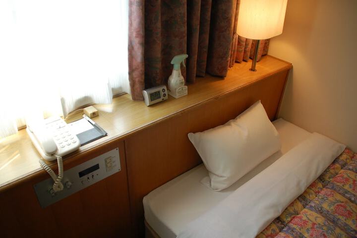 Room 8 of 105