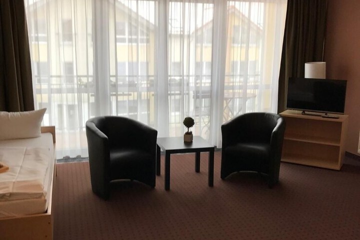 Room 12 of 40