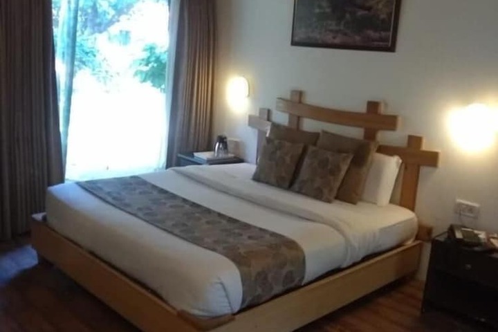 Room 4 of 28