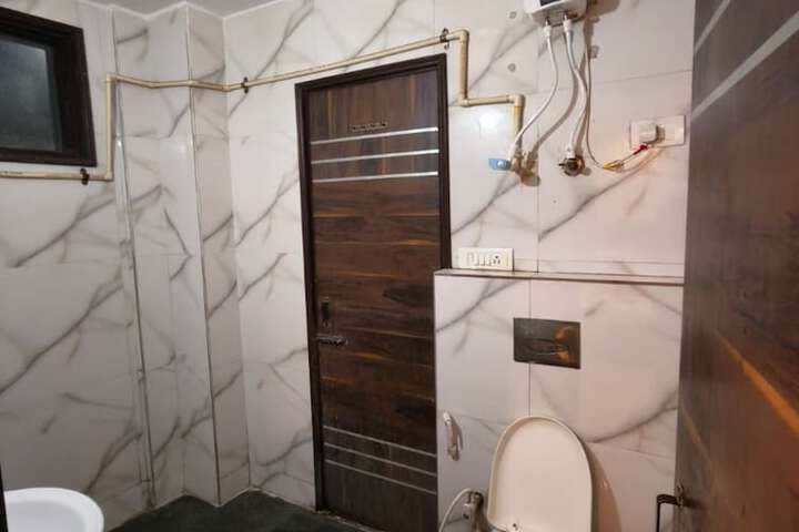 Room 16 of 22