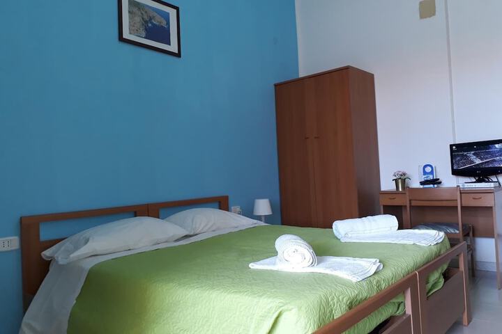 Room 30 of 41