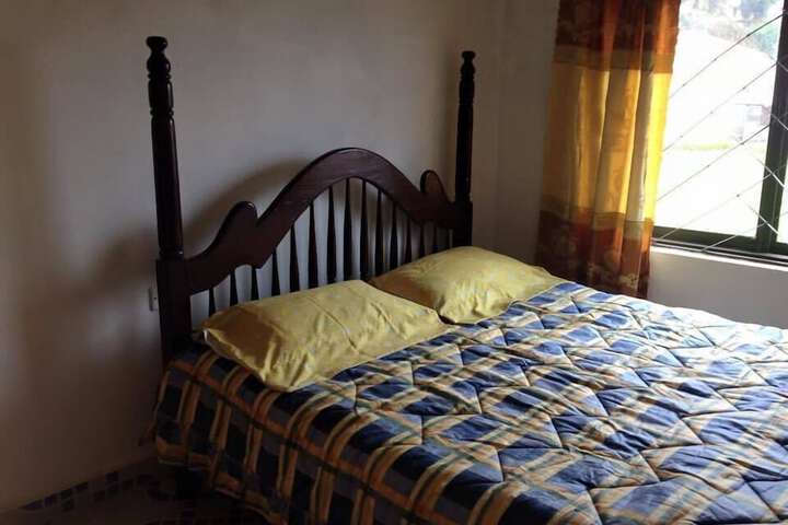 Room 6 of 10