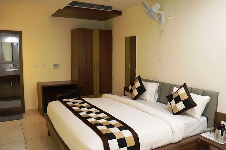 Room 7 of 14