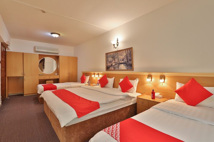 Room 17 of 27