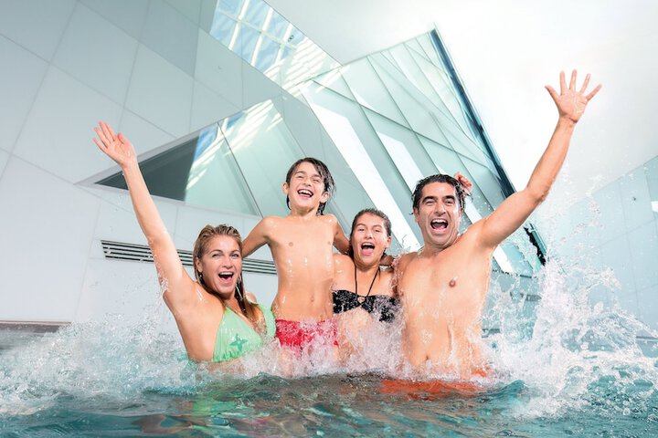 Pools & Facilities