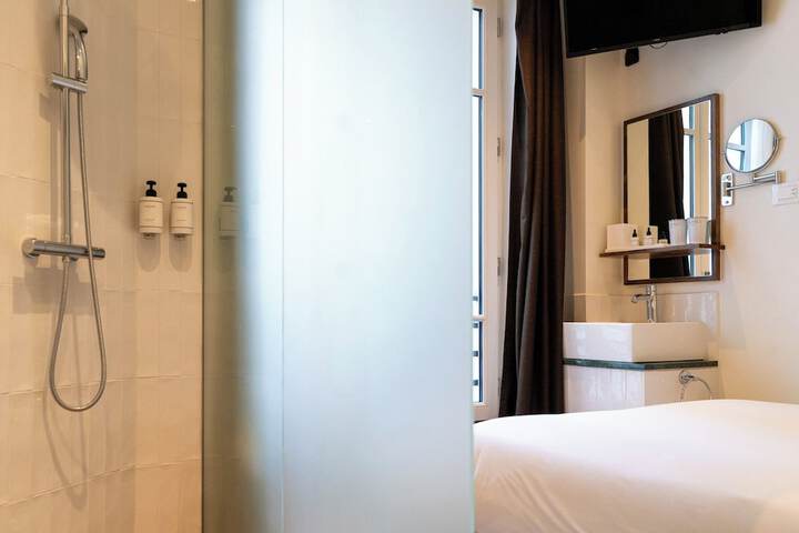 Room 45 of 81