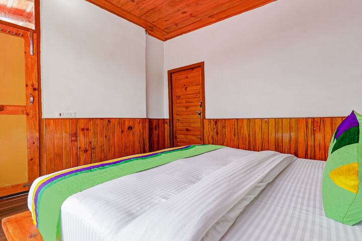 Room 6 of 28