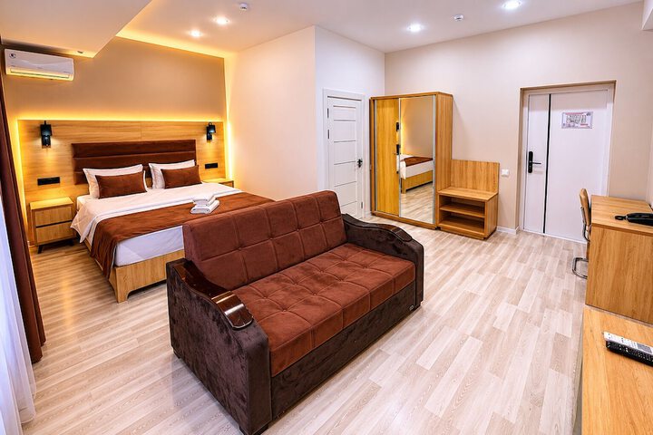 Room 15 of 36