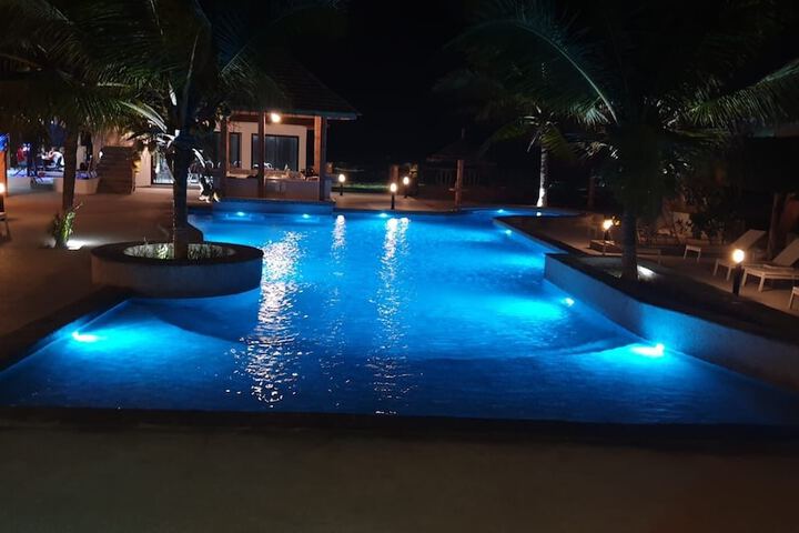 Pool 16 of 30