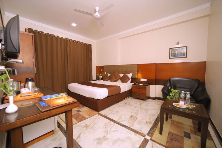 Room 29 of 83